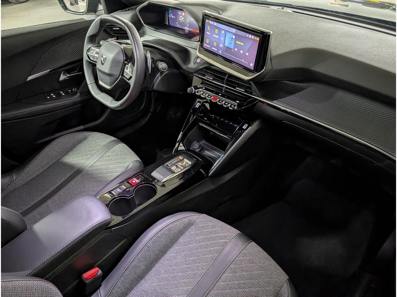 Peugeot 2008 Allure Pack 1.2 Hybrid 145pk e-DCS6 | KEYLESS ENTRY | ADAPTIVE CRUISE | 360° CAMERA | DODEHOEKBEW. | NAVI | APPLE CARPLAY / ANDROID AUTO | CLIMA |