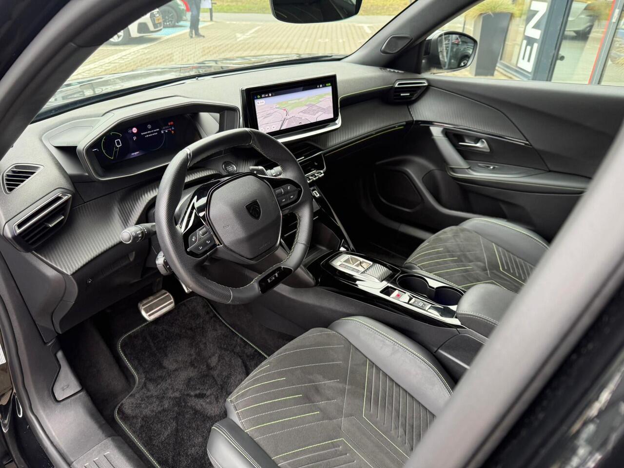 Peugeot 2008 1.2 PureTech 130 GT *ACC & Stoelverwarming*