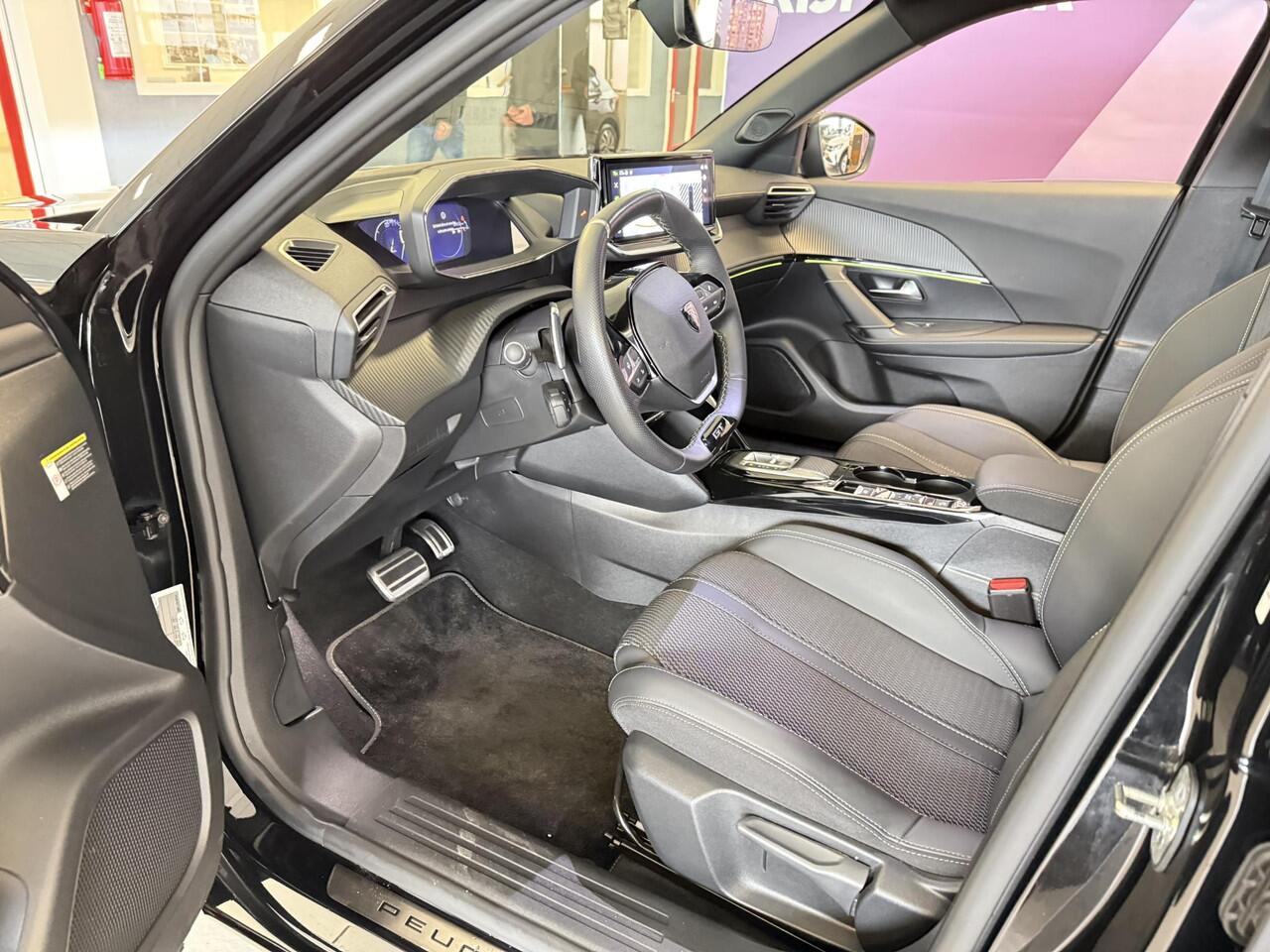 Peugeot 2008 1.2 PureTech 130 GT 8EAT *ADAP*CAM*LED*APP*NAVI*