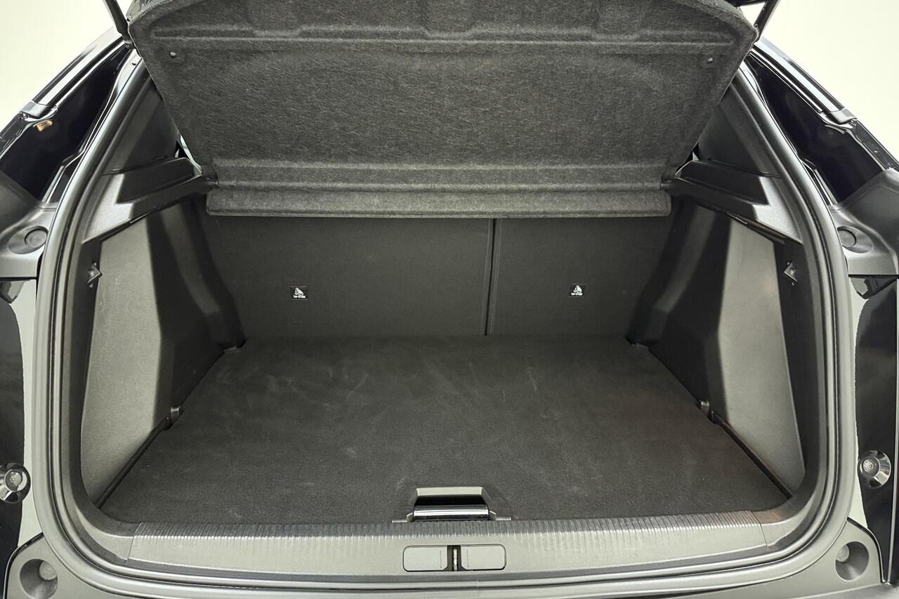 Peugeot 2008 1.2T 130pk Automaat 130 GT | Climate & Cruise Control | 3D-Cockpit | Achteruitrijcamera | Apple CarPlay/Android Auto |