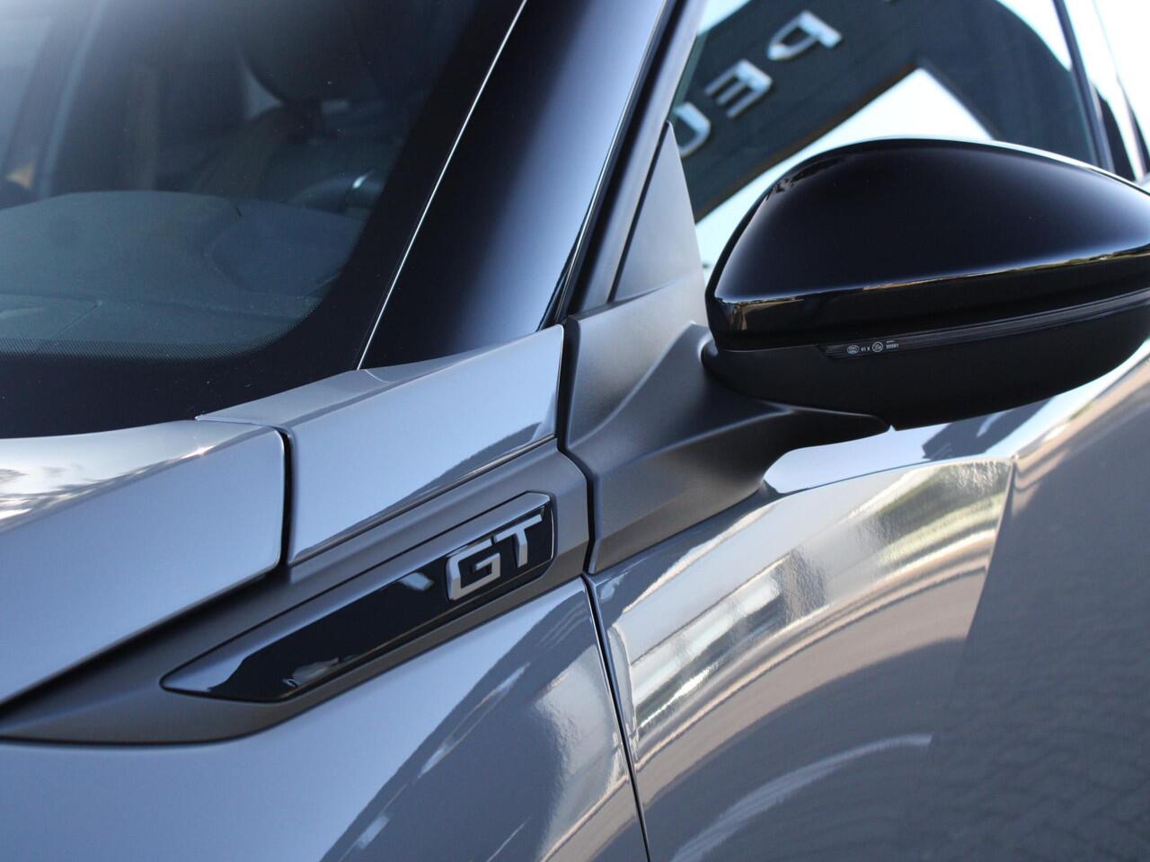 Peugeot 2008 GT 1.2 Hybrid 145PK e-DCS6 Automaat Navigatie, Camera 360, Adaptieve cruise control, Lichtmetalen velgen