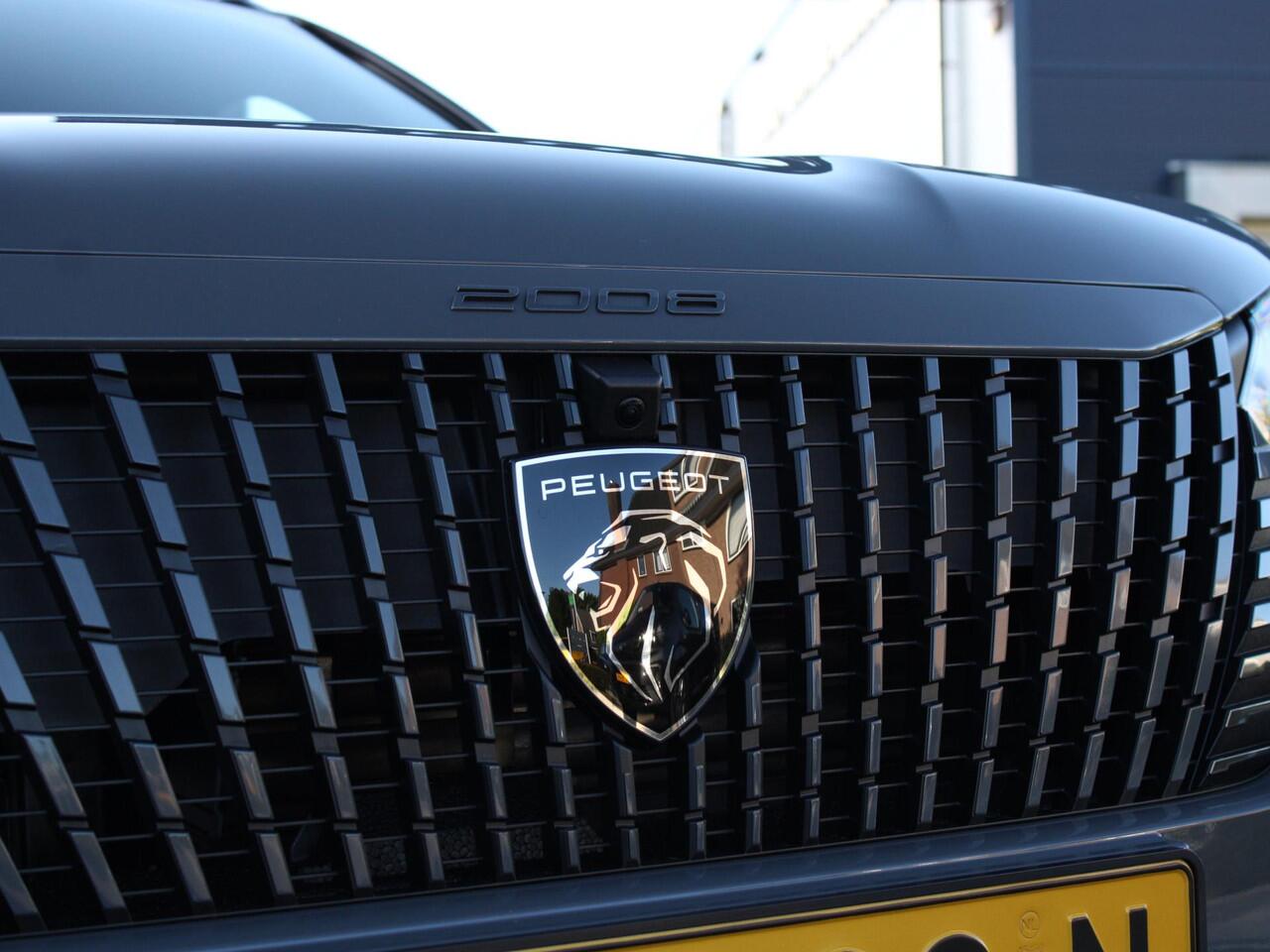 Peugeot 2008 GT 1.2 Hybrid 145PK e-DCS6 Automaat Navigatie, Camera 360, Adaptieve cruise control, Lichtmetalen velgen