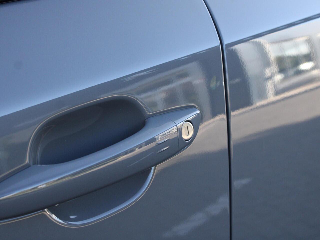 Peugeot 2008 GT 1.2 Hybrid 145PK e-DCS6 Automaat Navigatie, Camera 360, Adaptieve cruise control, Lichtmetalen velgen