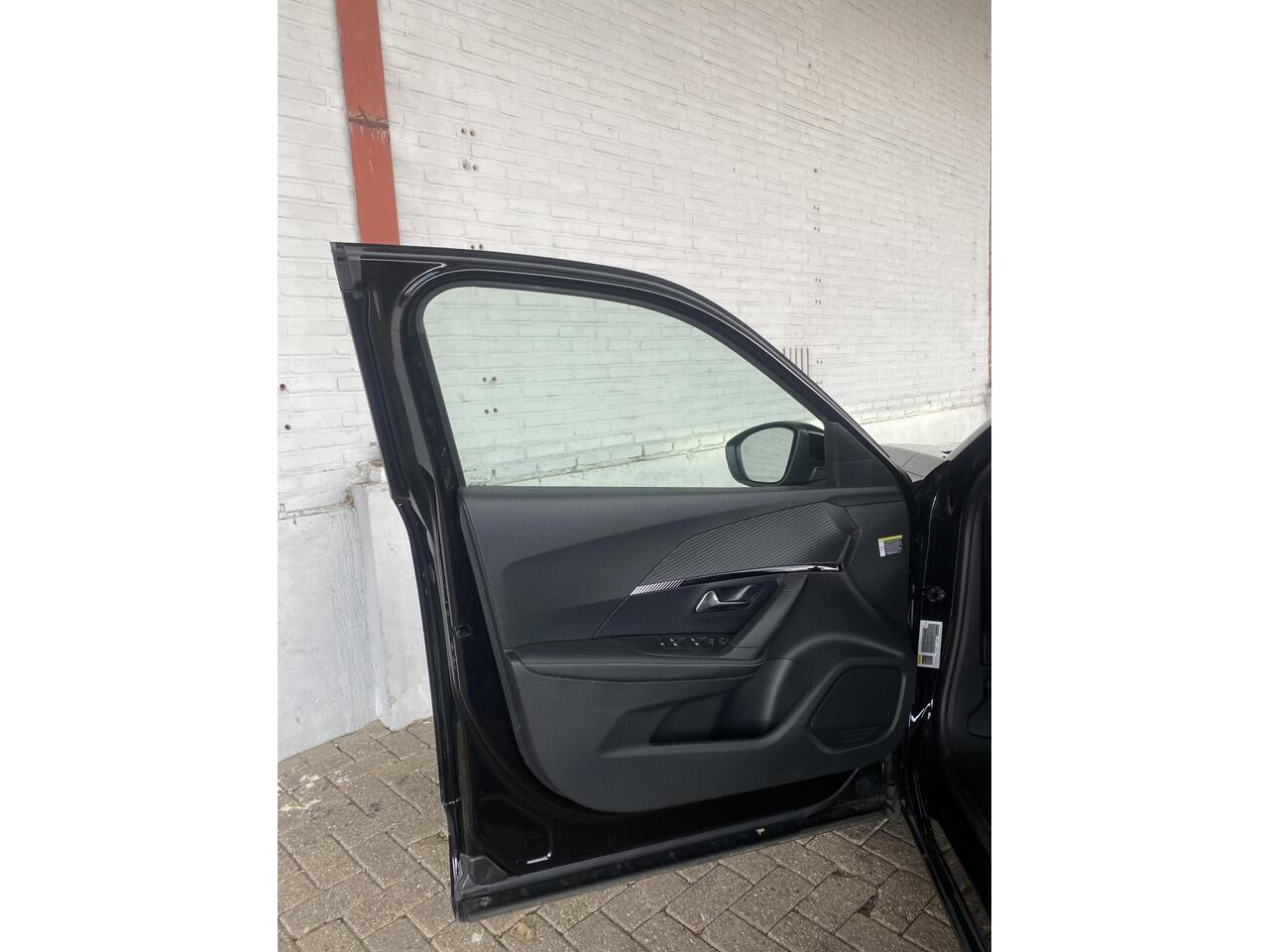 Peugeot 2008 1.2 100 Allure |Navigatie!|Keyless!|CarPlay!|