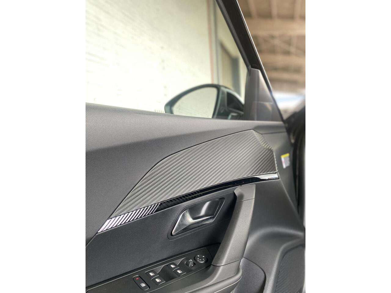 Peugeot 2008 1.2 100 Allure |Navigatie!|Keyless!|CarPlay!|