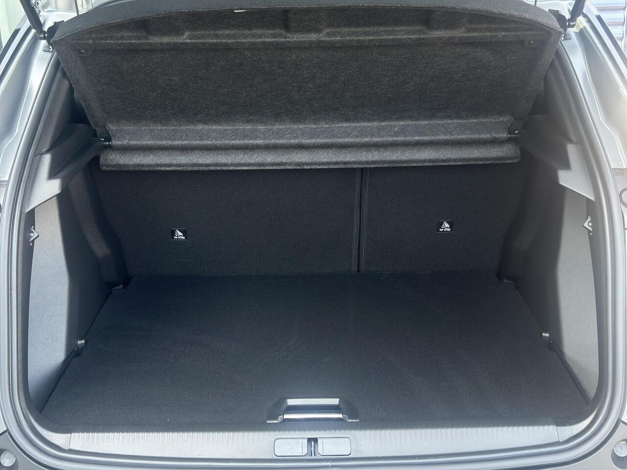 Peugeot 2008 1.2 Hybrid 145 GT | Panoramadak | All Seasonbanden | Sfeerverlichting | Apple Carplay/Android Auto | Climate Control | Cruise Control | Parkeercamera/-sensoren |