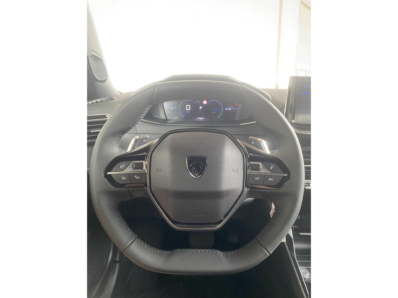 Peugeot 2008 1.2 Hybrid 136 Allure |Automaat!|Navigatie!|Keyless entry!|