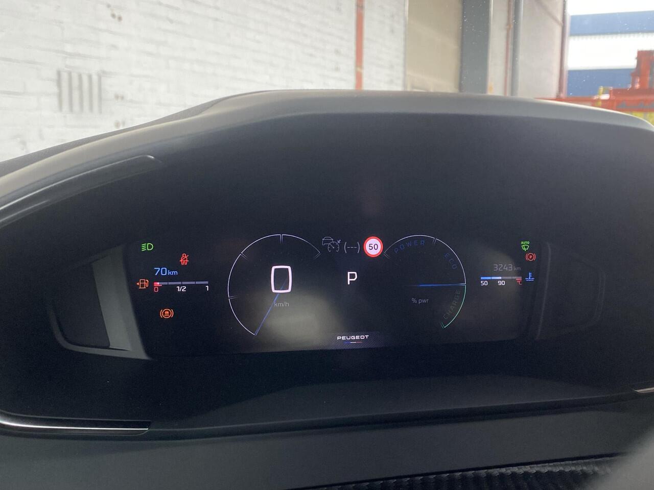 Peugeot 2008 1.2 Hybrid 136 Allure |Automaat!|Navigatie!|Keyless entry!|