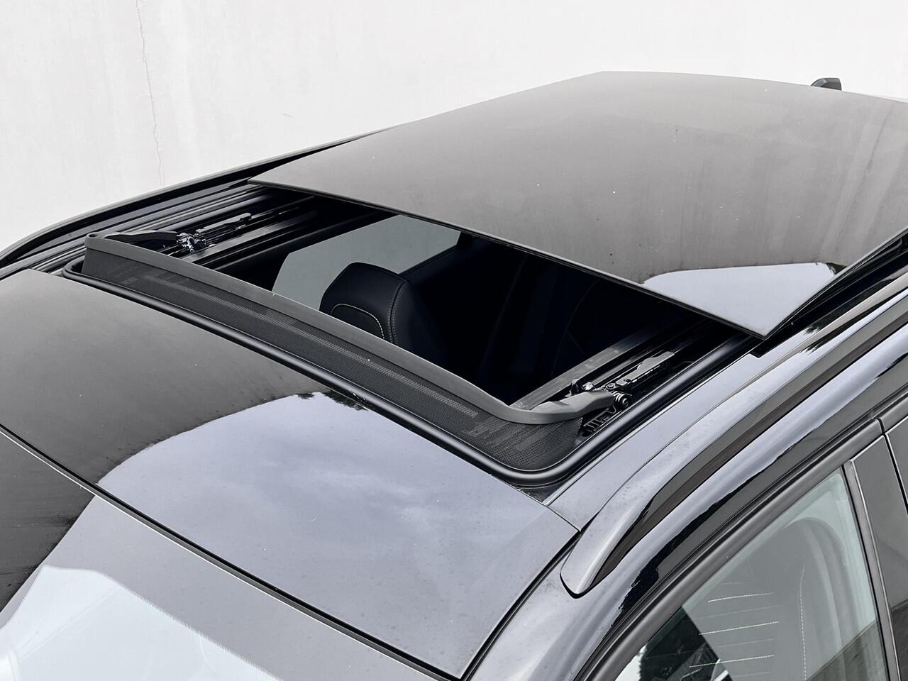 Peugeot 2008 Hybrid 145 GT / Nieuw, veel voordeel / tot 8 jaar Garantie / Elektr. schuifdak en bestuurdersstoel / Stoelverwarming / Camera 360° / Adapt. CC / Navi / Apple Carplay Android / 17" LM wielen / ook in grijs leverbaar