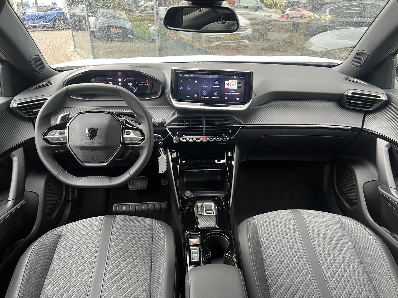 Peugeot 2008 1.2 PureTech 130 Allure AUTOMAAT | STOELVERWARMING | DODEHOEKDETECTIE | RIJSTROOKBEGELEIDING | CARPLAY | DIGITAAL DASHBOARD | LM VELGEN |