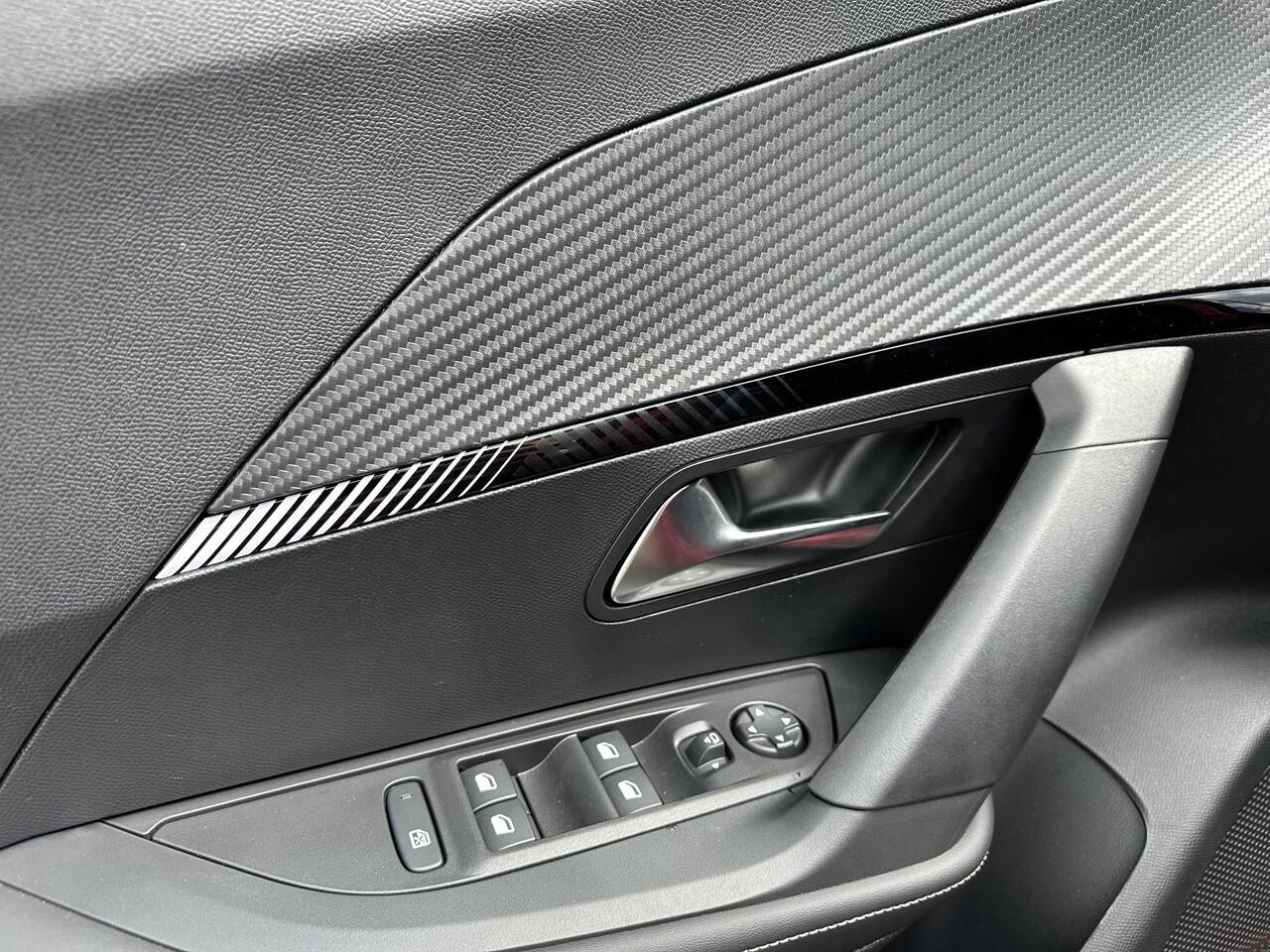 Peugeot 2008 1.2 Hybrid Automaat 145 PK Allure | ¤ 7.000 DEMO VOORDEEL | Hybride Elektrisch rijden met Automaat | Parkeercamera 360 graden | Stoelverwarming | LED Verlichting | Navigatie via Telefoon | 17" Lichtmetalen Velgen | Cruise & Climate Control | Dode Hoek Bew