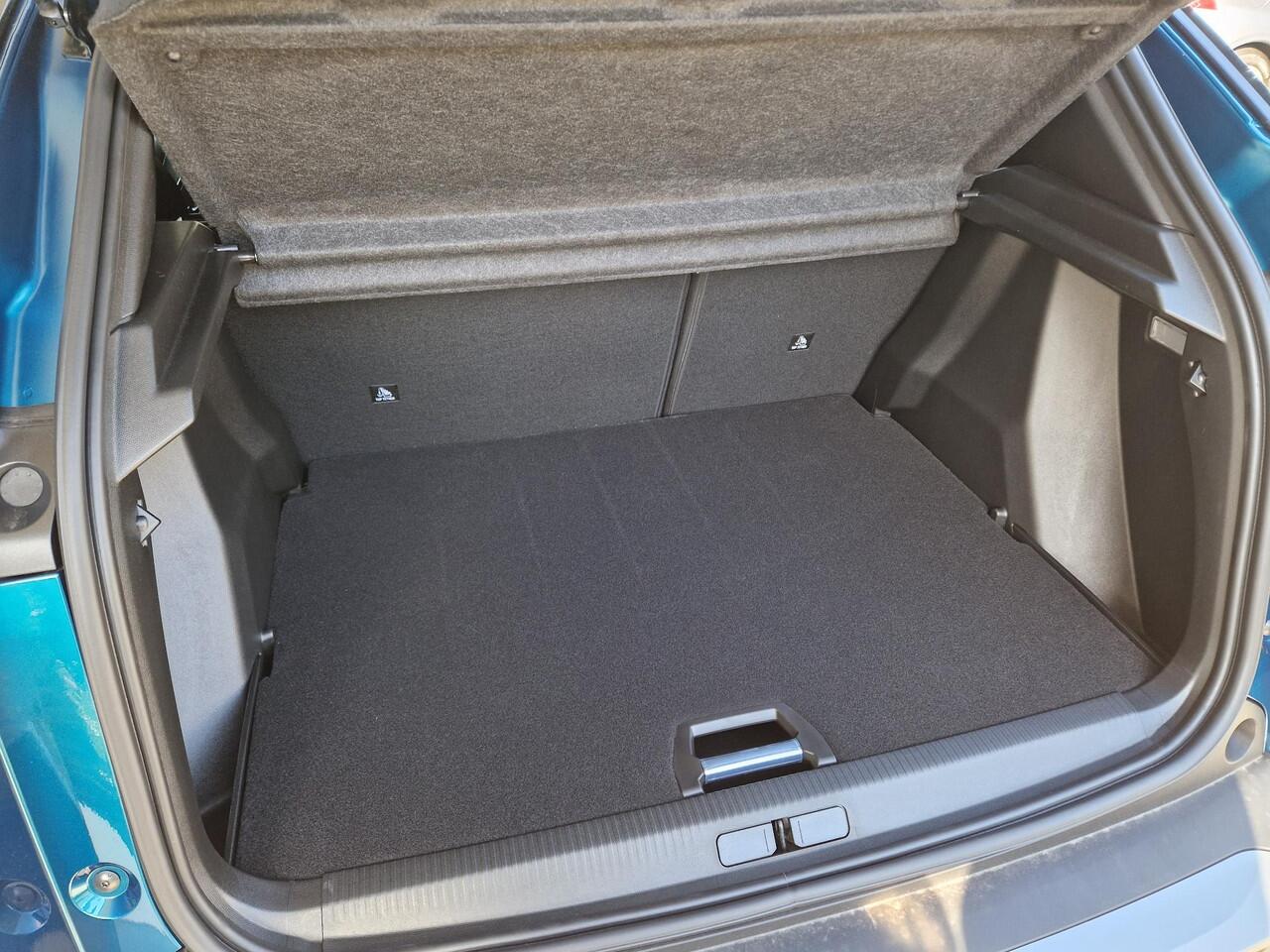 Peugeot 2008 1.2 Hybrid 145 GT | Nieuw | Navigatie | Climate & Cruise Control | AppleCarplay/AndroidAuto |