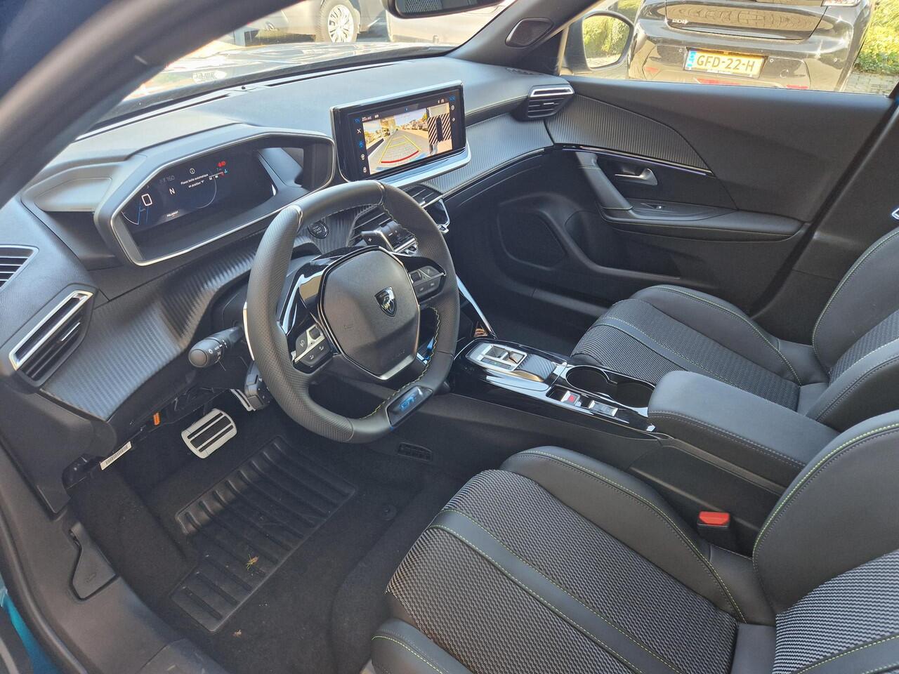 Peugeot 2008 1.2 Hybrid 145 GT | Nieuw | Navigatie | Climate & Cruise Control | AppleCarplay/AndroidAuto |