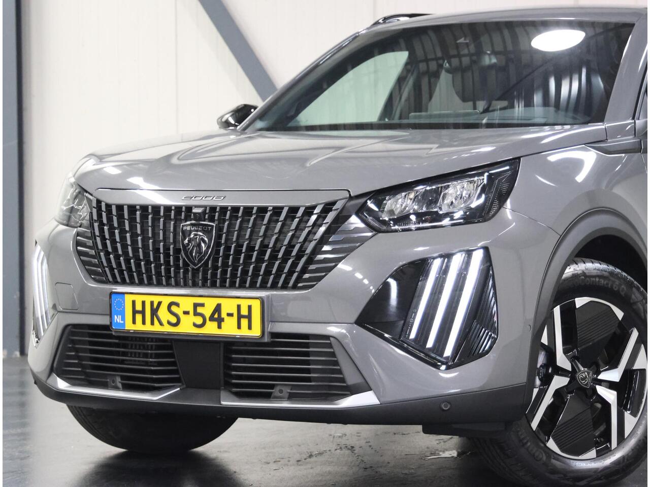 Peugeot 2008 1.2 Hybrid 136PK Allure | 1ste eigenaar | AppleCarPlay/AndroidAuto | Climate Control | Adaptive Cruise Control | 360'Camera | FULL LED | Navigatie | LMV | Parkeersensoren | Privacy Glass | Isofix |