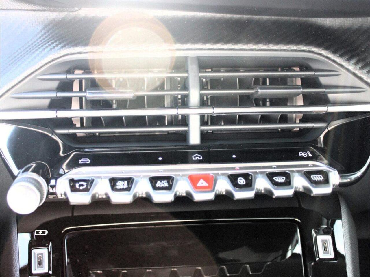 Peugeot 2008 1.2 Hybrid 145 Allure VOORRAAD KORTING