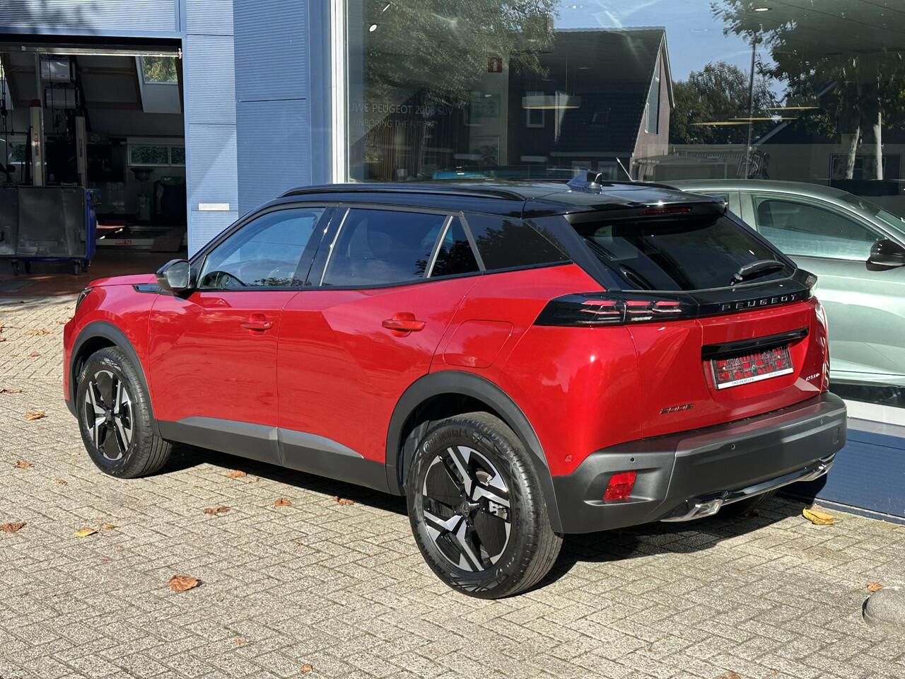 Peugeot 2008 1.2 Hybrid 145 GT Automaat | ¤ 5.500 DEMO VOORDEEL | Navigatie | 360 Graden Camera | Keyless Entry | Full LED Verlichting | Zwart Dak | Adaptieve Cruise Control | Climate Control | Hoge Zitpositie | Apple Carplay | Sportstoelen