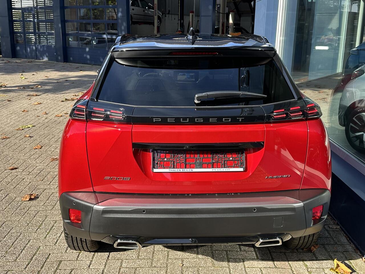 Peugeot 2008 1.2 Hybrid 145 GT Automaat | ¤ 5.500 DEMO VOORDEEL | Navigatie | 360 Graden Camera | Keyless Entry | Full LED Verlichting | Zwart Dak | Adaptieve Cruise Control | Climate Control | Hoge Zitpositie | Apple Carplay | Sportstoelen