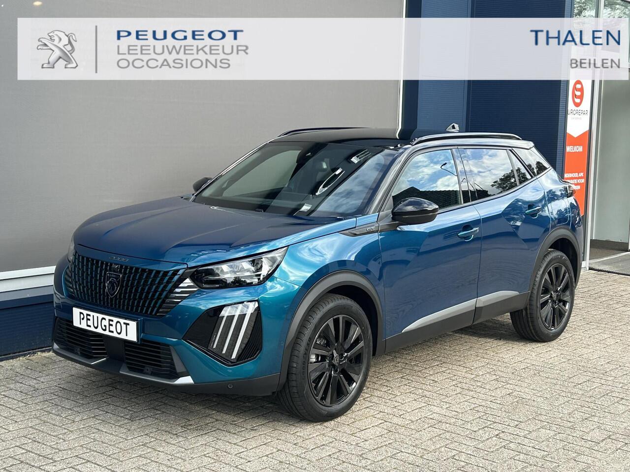 Peugeot 2008 1.2 Hybrid 145 PK GT Automaat | VOORRAAD DEAL met ¤7.000 Korting | Navigatie | Full LED Verlichting | Climate Control | Keyless Entry | Adaptieve Cruise Control | 360 Graden Camera | 18" Lichtmetalen Velgen | Hoge Zitpositie | Sportstoelen | Zwart Dak |