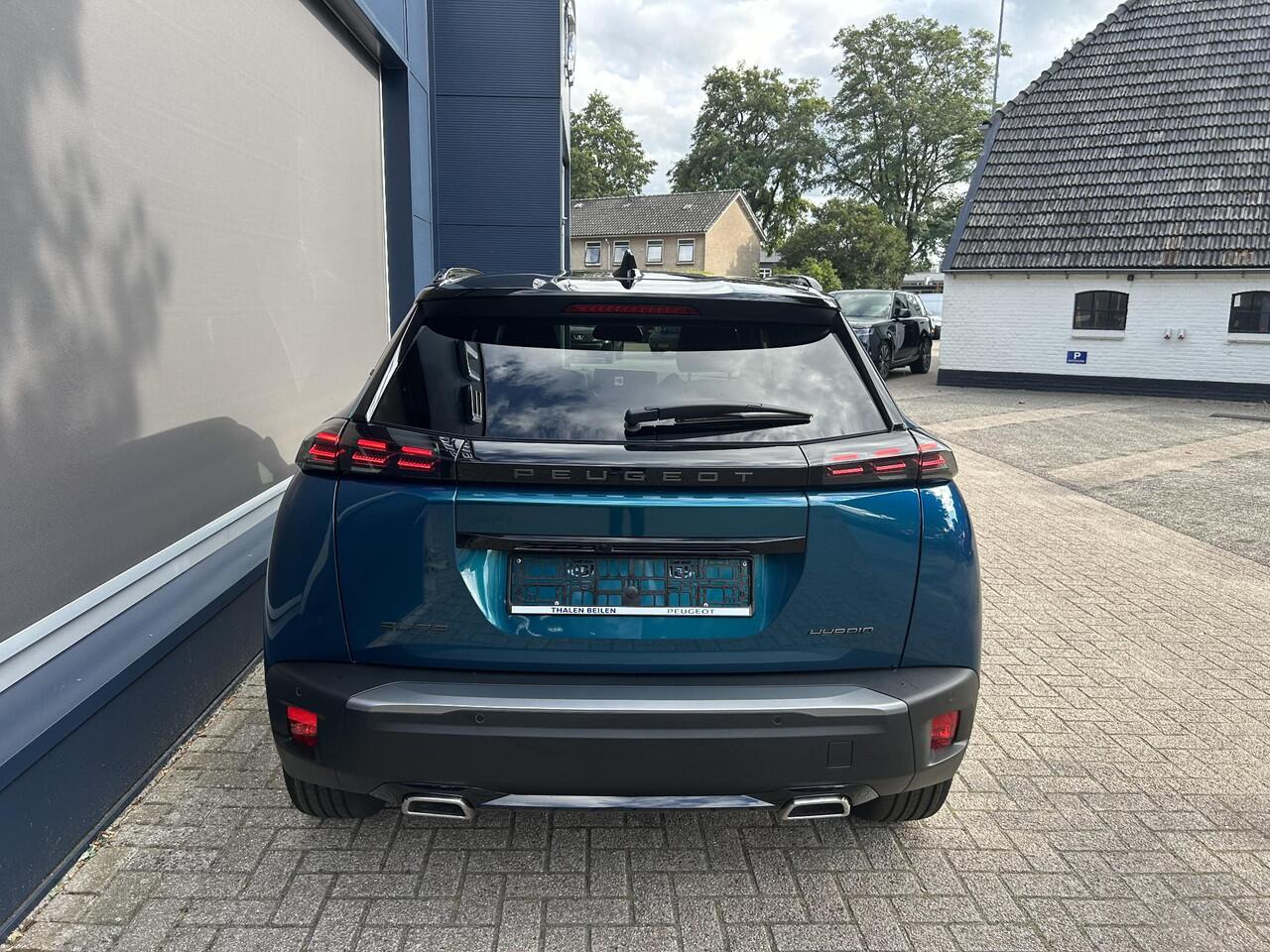 Peugeot 2008 1.2 Hybrid 145 PK GT Automaat | VOORRAAD DEAL met ¤7.000 Korting | Navigatie | Full LED Verlichting | Climate Control | Keyless Entry | Adaptieve Cruise Control | 360 Graden Camera | 18" Lichtmetalen Velgen | Hoge Zitpositie | Sportstoelen | Zwart Dak |