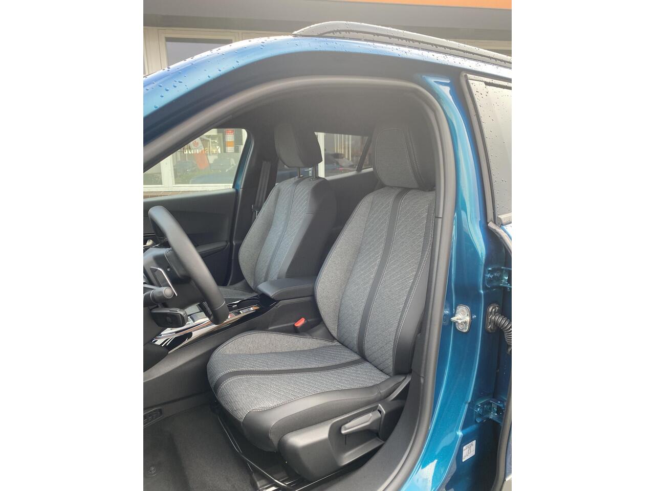 Peugeot 2008 HYBRID 145 Allure |Navi|360 Camera!|DEMO|