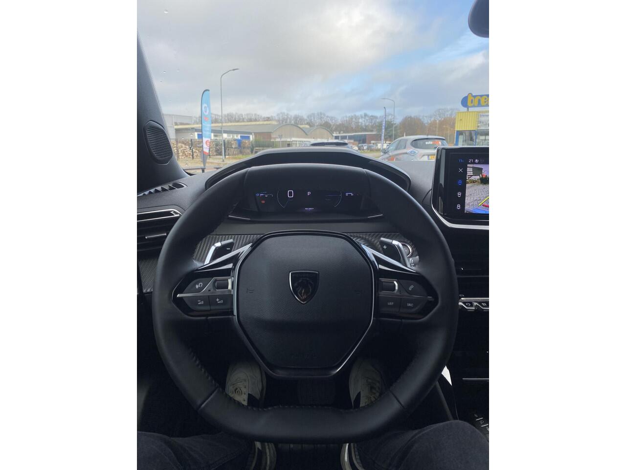 Peugeot 2008 HYBRID 145 Allure |Navi|360 Camera!|DEMO|