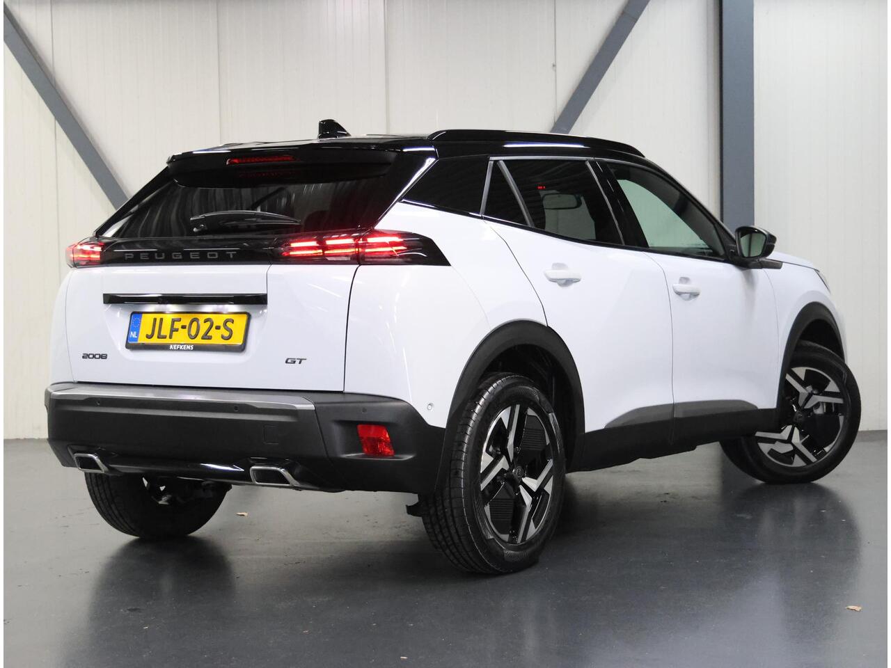 Peugeot 2008 1.2 130PK GT | 1ste eigenaar | AppleCarplay/Android Auto | Alcantara/LEER | 17"LMV | 360'Camera | AUTOMAAT | Keyless | Adaptive Cruise Control | Climate Control | Camera | FULL LED | Two-Tone | Sfeerverlichting | Isofix | Privacy Glass |