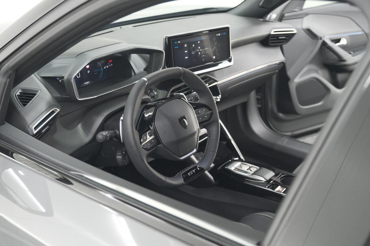 Peugeot 2008 Hybrid 145 e-DCS6 GT | 360 Camera | Adaptieve Cruise Control | Navigatie | Dodehoekdetectie
