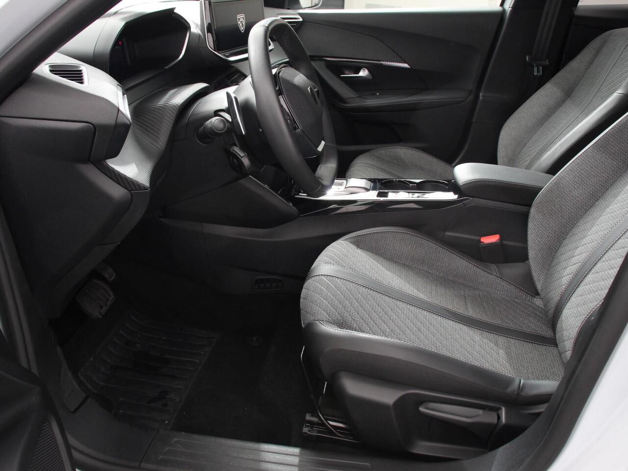 Peugeot 2008 1.2 Hybrid 136 pk Automaat Allure | Navigatie | Apple Carplay/Android Auto | Climate Control | Dab | Led | Parkeer sensoren | Cruise Control | Stoelverwarming