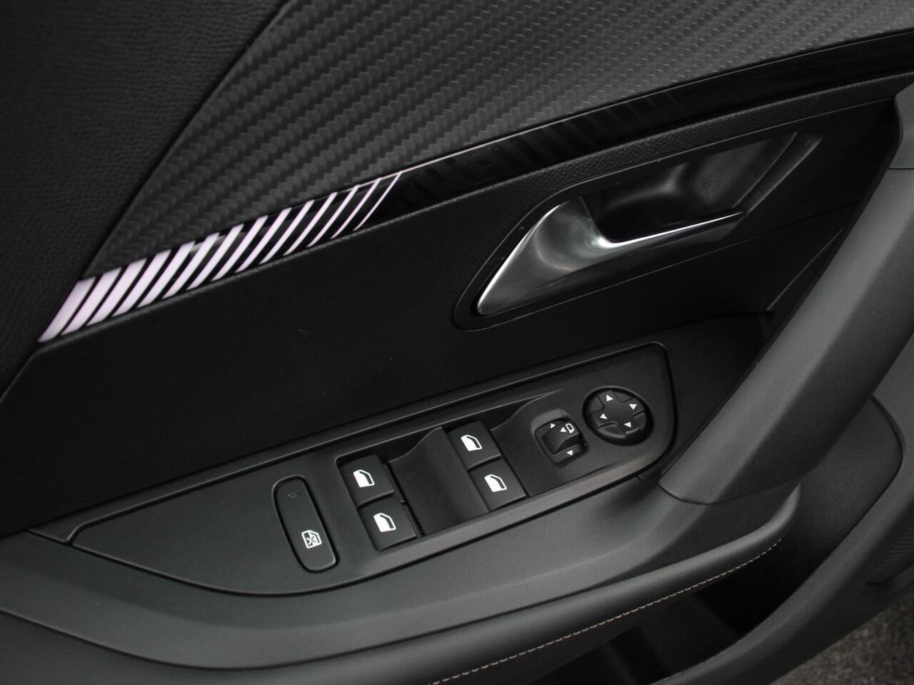 Peugeot 2008 1.2 Hybrid 136 pk Automaat Allure | Navigatie | Apple Carplay/Android Auto | Climate Control | Dab | Led | Parkeer sensoren | Cruise Control | Stoelverwarming