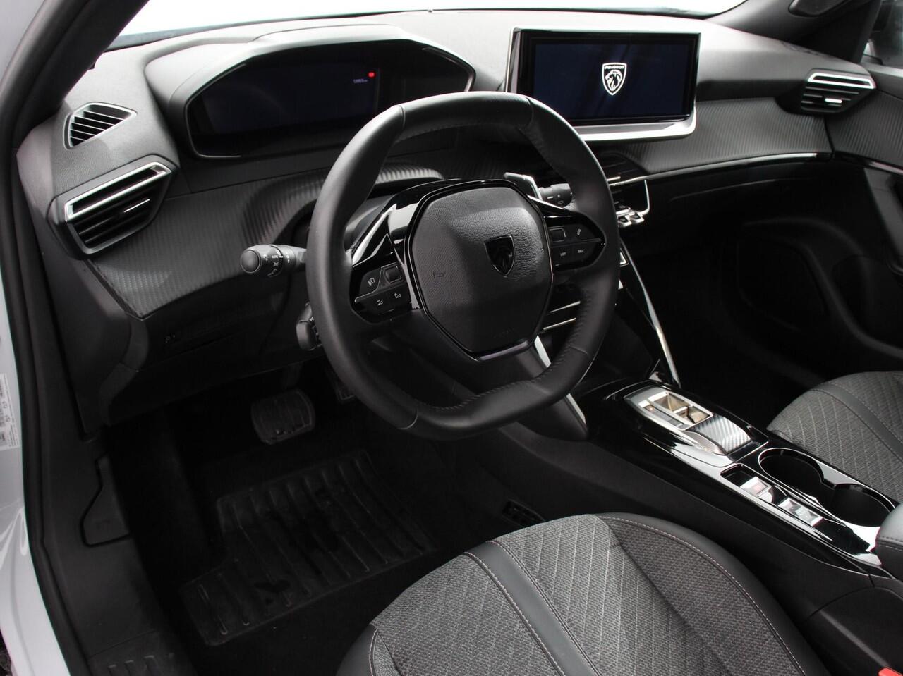 Peugeot 2008 1.2 Hybrid 136 pk Automaat Allure | Navigatie | Apple Carplay/Android Auto | Climate Control | Dab | Led | Parkeer sensoren | Cruise Control | Stoelverwarming