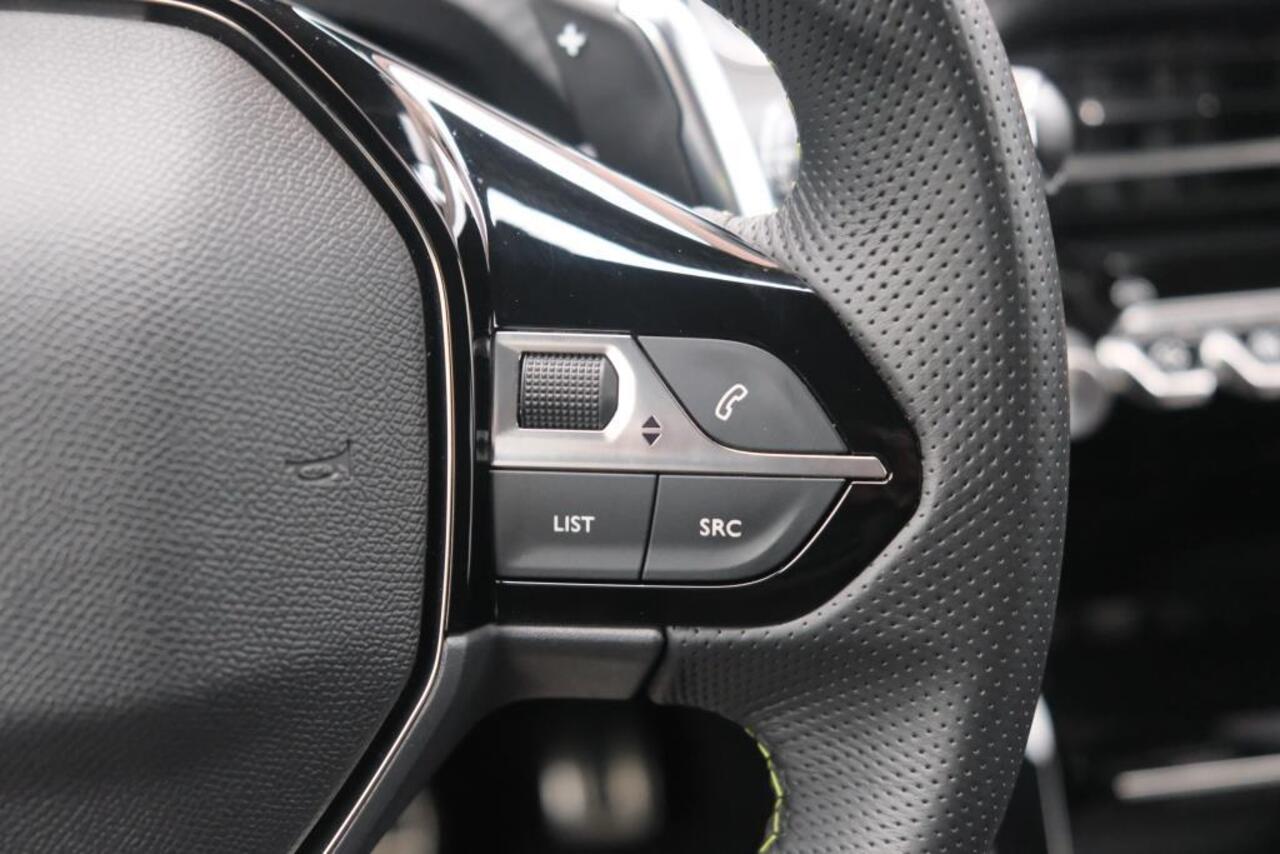 Peugeot 2008 1.2 Hybrid 145pk e-DCS6 GT | Navi | App Connect | Adaptive Cruise | Keyless | Alcantara | Camera | PDC