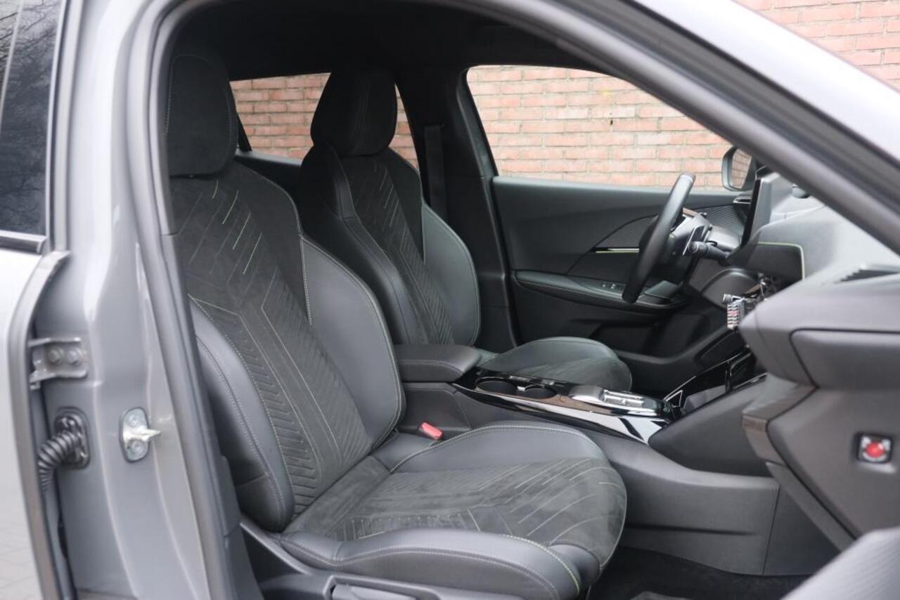 Peugeot 2008 1.2 Hybrid 145pk e-DCS6 GT | Navi | App Connect | Adaptive Cruise | Keyless | Alcantara | Camera | PDC