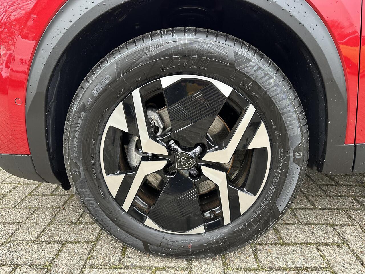 Peugeot 2008 1.2 Hybrid 145 PK Allure | Automaat Hybride | VOORRAAD DEAL met ¤6.000 Korting | Navigatie | Keyless entry | Adaptieve Cruise Control | 360 Graden Camera | Parkeersensoren V+A | Hoge Zitpositie | Dode Hoek Detectie | Climate Control | LED Verlichting | 1