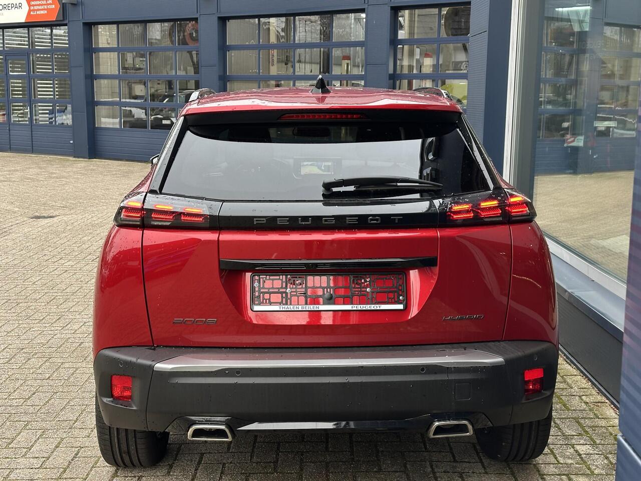 Peugeot 2008 1.2 Hybrid 145 PK Allure | Automaat Hybride | VOORRAAD DEAL met ¤6.000 Korting | Navigatie | Keyless entry | Adaptieve Cruise Control | 360 Graden Camera | Parkeersensoren V+A | Hoge Zitpositie | Dode Hoek Detectie | Climate Control | LED Verlichting | 1