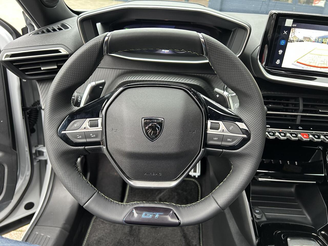 Peugeot 2008 1.2 Hybrid 145 PK GT | Automaat Hybride | VOORRAAD DEAL met ¤7.000 Korting | Panorama Schuif-/Kanteldak | Navigatie | 360 Graden Camera | Keyless Entry | Full LED Verlichting | Zwart Dak | Climate Control | 18" Lichtmetalen Velgen Evissa | Sportstoelen | 