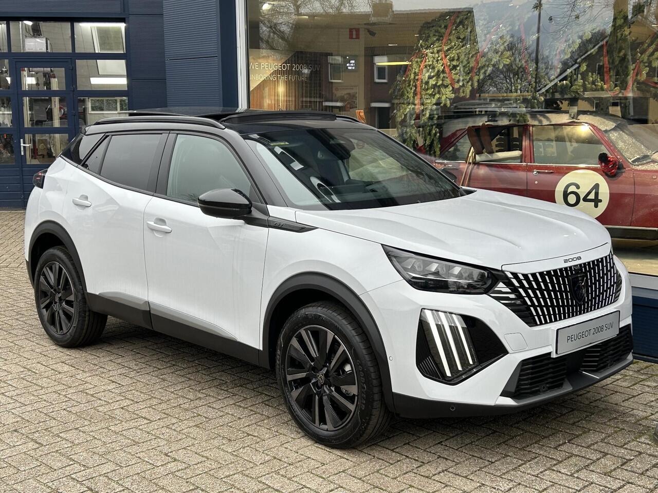 Peugeot 2008 1.2 Hybrid 145 PK GT | Automaat Hybride | VOORRAAD DEAL met ¤7.000 Korting | Panorama Schuif-/Kanteldak | Navigatie | 360 Graden Camera | Keyless Entry | Full LED Verlichting | Zwart Dak | Climate Control | 18" Lichtmetalen Velgen Evissa | Sportstoelen | 