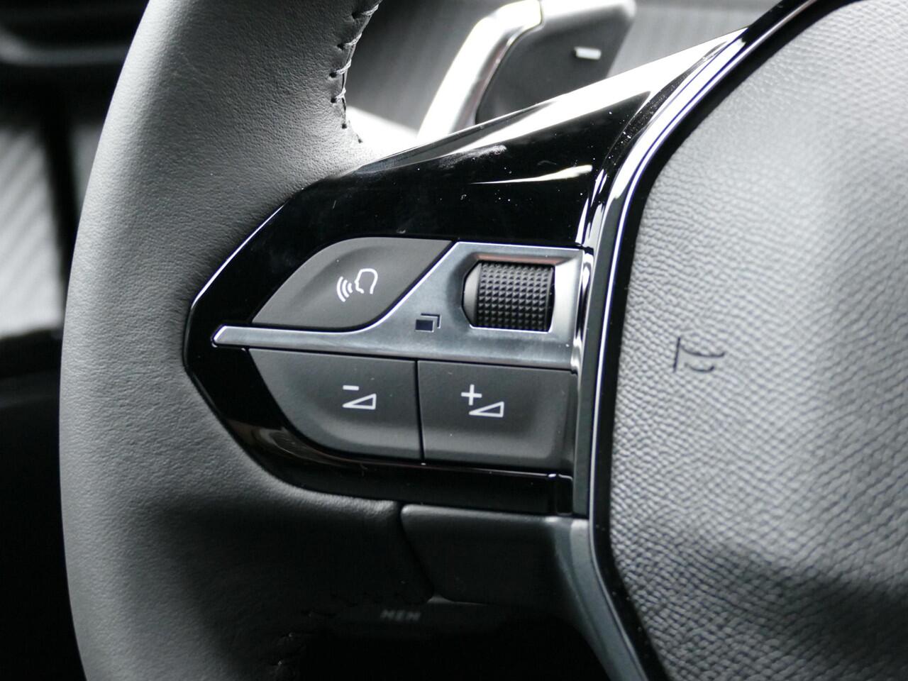 Peugeot 2008 1.2 Hybrid 145 Allure | AUTOMAAT | 360 Camera | Navigatie | Adaptive Cruise Control | Draadloos Apple Carplay & Android Auto | DAB + | Rondom Parkeersensoren | Full LED