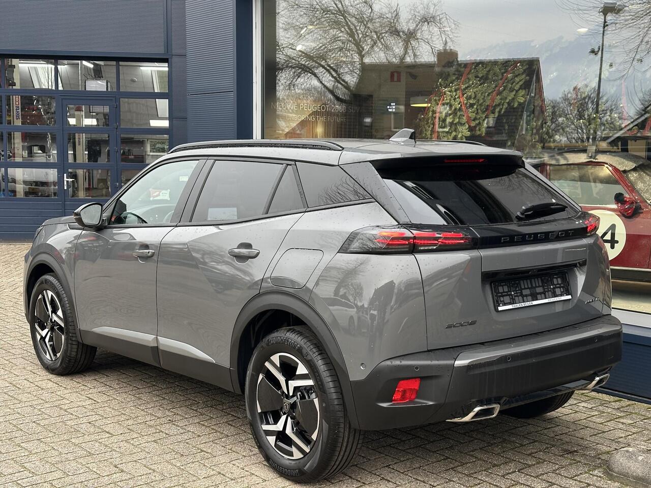 Peugeot 2008 1.2 Hybrid 145 PK Allure | Automaat Hybride | VOORRAAD DEAL met ¤6.000 Korting | Navigatie | Keyless entry | Adaptieve Cruise Control | 360 Graden Camera | Parkeersensoren V+A | Hoge Zitpositie | Dode Hoek Detectie | Climate Control | LED Verlichting | 1