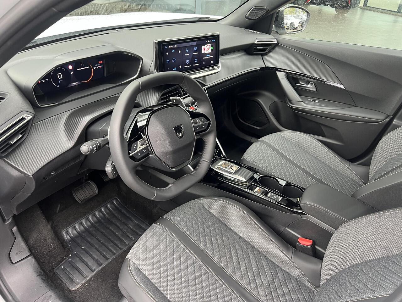 Peugeot 2008 1.2 PureTech 130 Allure AUTOMAAT | STOELVERWARMING | DODEHOEKDETECTIE | RIJSTROOKBEGELEIDING | CARPLAY | DIGITAAL DASHBOARD | LM VELGEN |