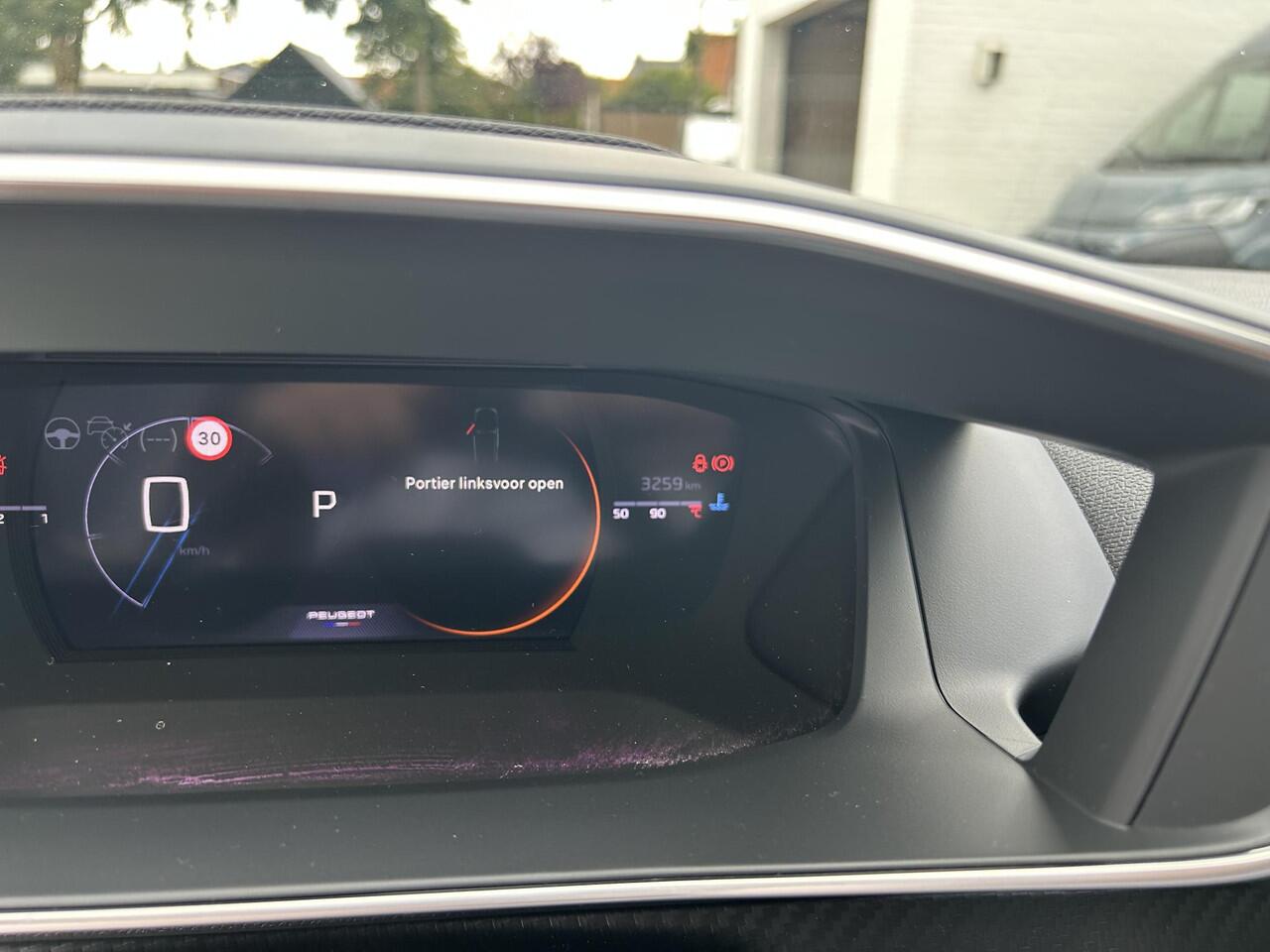 Peugeot 2008 1.2 Hybrid 145 GT | ¤ 8500,- DEMO VOORDEEL | Automaat | Navigatie | 360 Graden Camera | 18 Inch Evissa | Keyless Entry | Full LED Verlichting | Zwart Dak | Dode Hoek Detectie | Cruise Control Adaptief | Climate Control | Hoge Zitpositie.