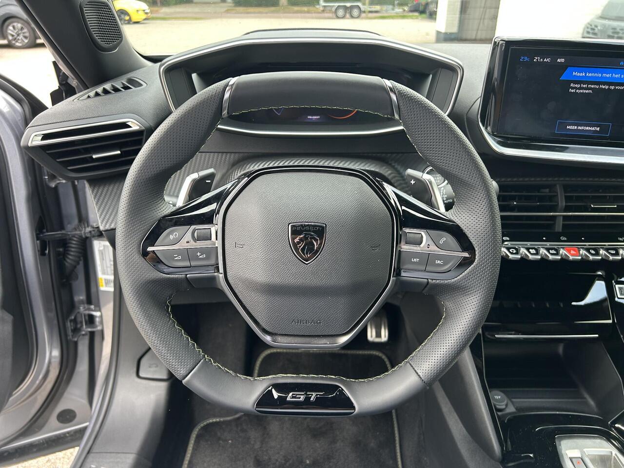 Peugeot 2008 1.2 Hybrid 145 GT | ¤ 8500,- DEMO VOORDEEL | Automaat | Navigatie | 360 Graden Camera | 18 Inch Evissa | Keyless Entry | Full LED Verlichting | Zwart Dak | Dode Hoek Detectie | Cruise Control Adaptief | Climate Control | Hoge Zitpositie.