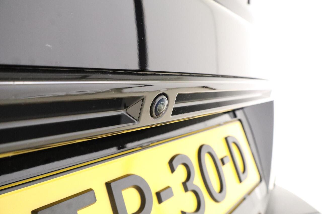 Peugeot 2008 1.2 Hybrid 145 Allure | AUTOMAAT | 360 Camera Zicht | Navigatie | Adaptief Cruis Control | Draadloos Apple Carplay & Android Auto | DAB + | Rondom Parkeersensoren |