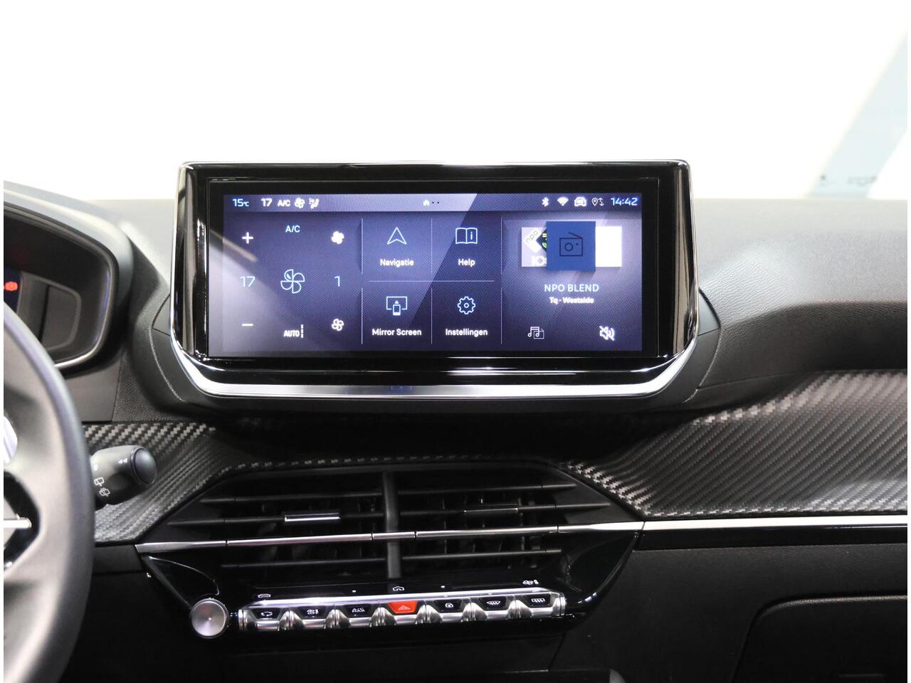 Peugeot 2008 1.2 Hybrid 145PK Allure | 1ste eigenaar | AppleCarplay/Android Auto | 17"LMV | 360'Camera | AUTOMAAT | Keyless | Adaptive Cruise Control | Climate Control | FULL LED | Isofix | Privacy Glass |