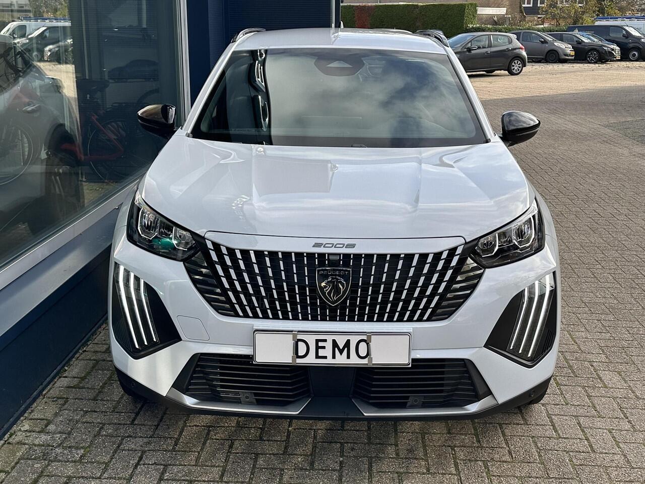 Peugeot 2008 1.2 Hybride Automaat 145 PK Allure | VOORRAAD DEAL met ¤6.000 Korting | Navigatie | Keyless entry | Adaptieve Cruise Control | 360 Graden Camera | Parkeersensoren V+A | Hoge Zitpositie | Dode Hoek Detectie |Hybride Elektrisch rijden met Automaat | Climate