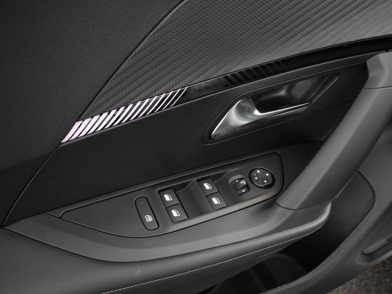 Peugeot 2008 1.2 Hybrid 136 pk Automaat Allure | Navigatie | Apple Carplay/Android Auto | Climate Control | Dab | Led | Parkeer sensoren | Cruise Control | Stoelverwarming