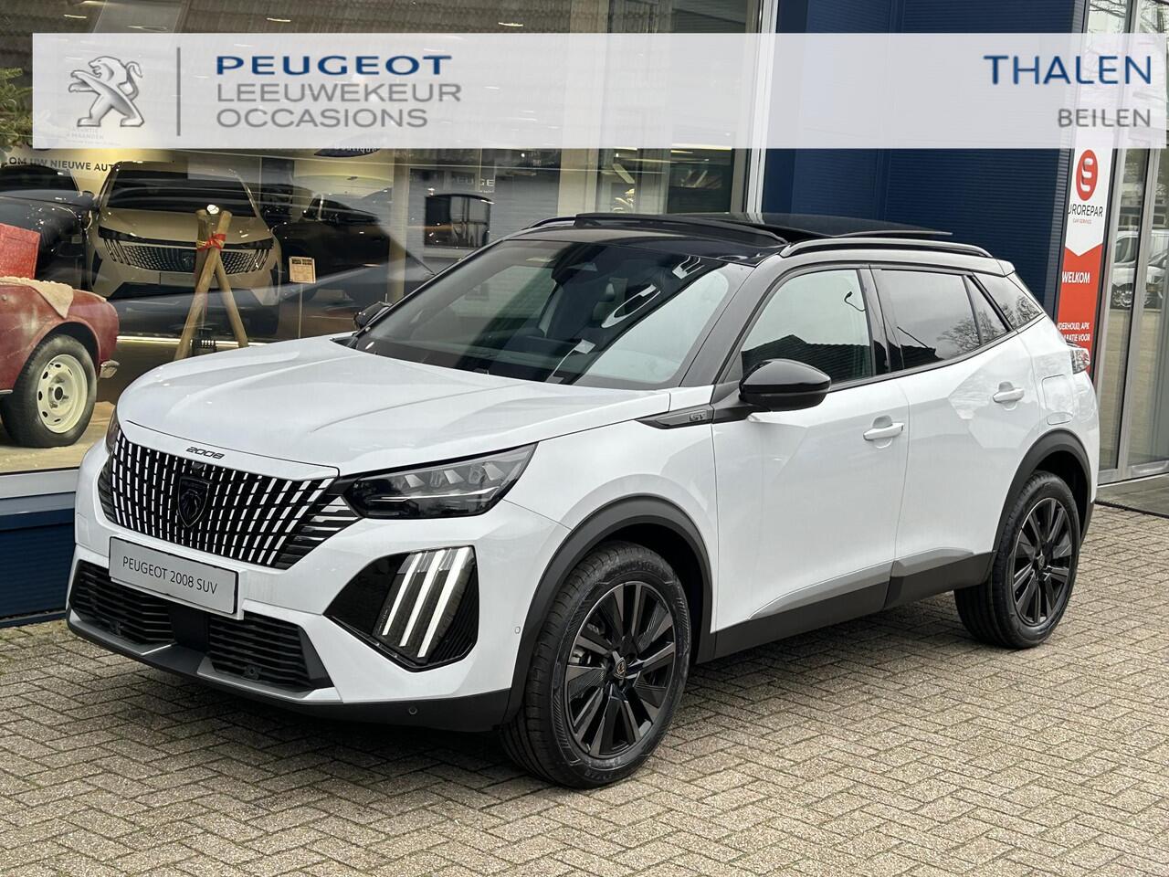 Peugeot 2008 1.2 Hybrid 145 PK GT | Automaat Hybride | VOORRAAD DEAL met ¤7.000 Korting | Panorama Schuif-/Kanteldak | Navigatie | 360 Graden Camera | Keyless Entry | Full LED Verlichting | Zwart Dak | Climate Control | 18" Lichtmetalen Velgen Evissa | Sportstoelen | 