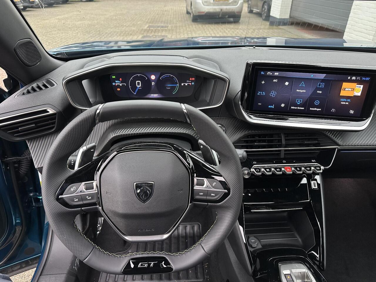 Peugeot 2008 1.2 Hybrid 145 PK GT | Automaat Hybride | DEMO met ¤8.500 Korting | Panorama Schuif-/Kanteldak | Navigatie | 360 Graden Camera | Keyless Entry | Full LED Verlichting | Zwart Dak | Climate Control | 18" Lichtmetalen Velgen Evissa | Sportstoelen | Hoge Zitp