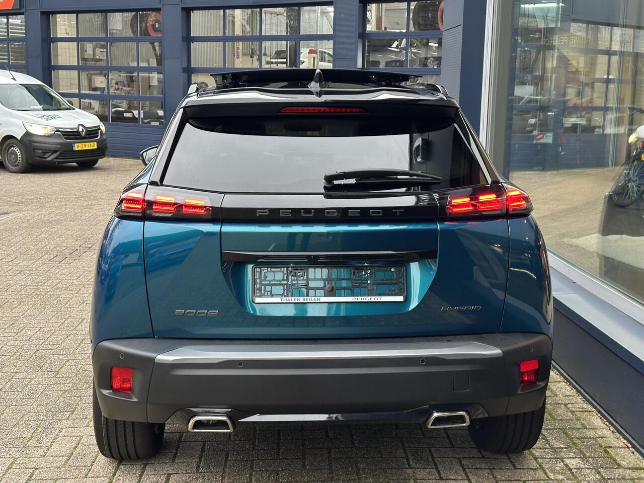 Peugeot 2008 1.2 Hybrid 145 PK GT | Automaat Hybride | DEMO met ¤8.500 Korting | Panorama Schuif-/Kanteldak | Navigatie | 360 Graden Camera | Keyless Entry | Full LED Verlichting | Zwart Dak | Climate Control | 18" Lichtmetalen Velgen Evissa | Sportstoelen | Hoge Zitp