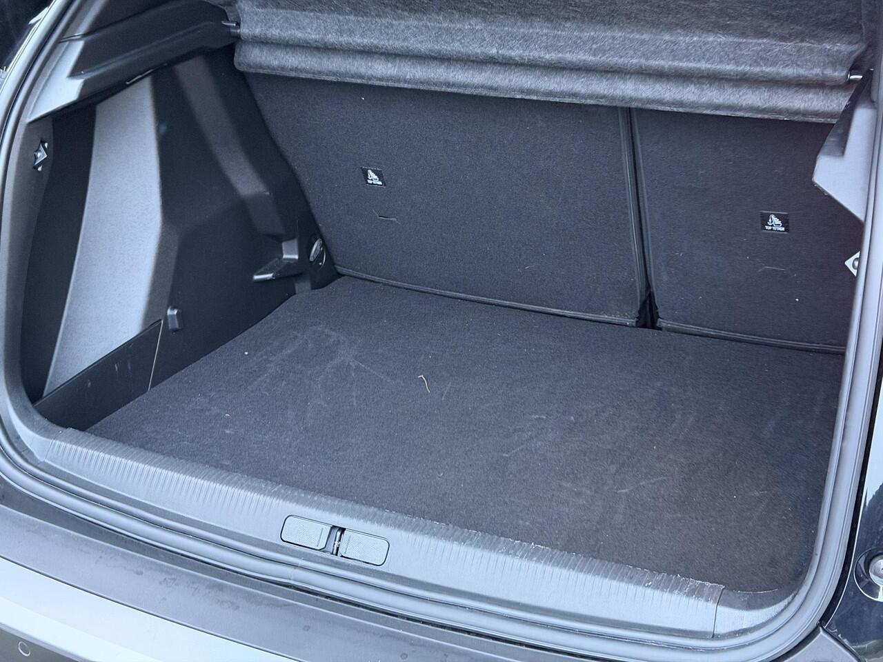 Peugeot 2008 Allure 1.2 PureTech 130PK Parkeersensoren, Stoelverwarming, Cruise control, Climate Control, Apple Carplay, Android Auto