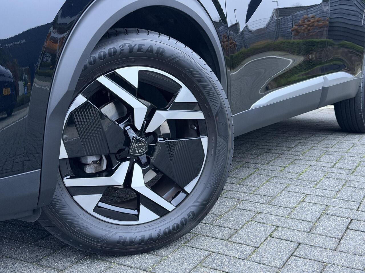 Peugeot 2008 Allure 1.2 PureTech 130PK Parkeersensoren, Stoelverwarming, Cruise control, Climate Control, Apple Carplay, Android Auto